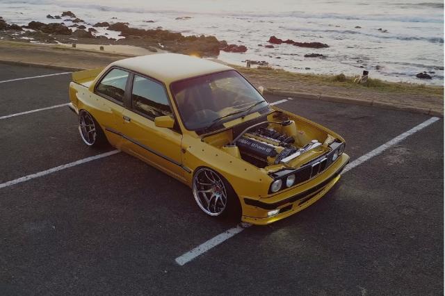 Widebody BMW E30 με μοτέρ E36 M3